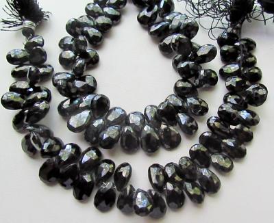 Spinel, Black, Pears