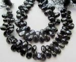 Spinel, Black, Pears